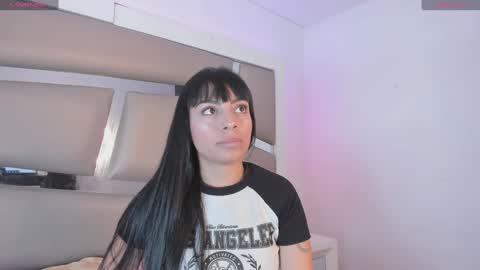 laura__js_ online show from 02/05/25, 08:14