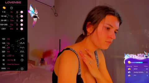 Snapshot of laura__leee chatting on 12/09/24, 12:19 Laura online show from 12/09/24, 12:19
