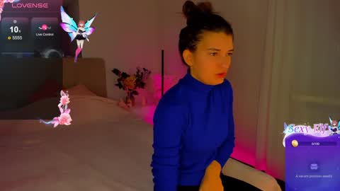 Snapshot of laura__leee chatting on 12/21/24, 06:41 Laura online show from 12/21/24, 06:41
