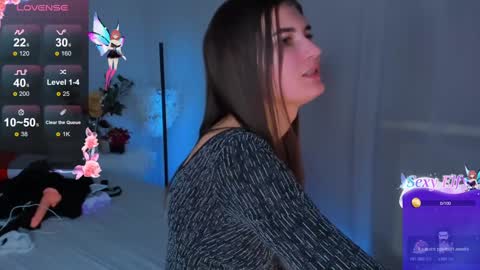 Snapshot of laura__leee chatting on 12/25/24, 12:47 Laura online show from 12/25/24, 12:47