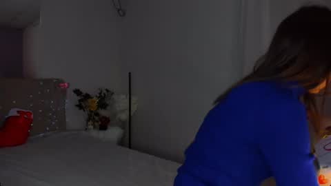 Snapshot of laura__leee chatting on 12/26/24, 12:49 Laura online show from 12/26/24, 12:49