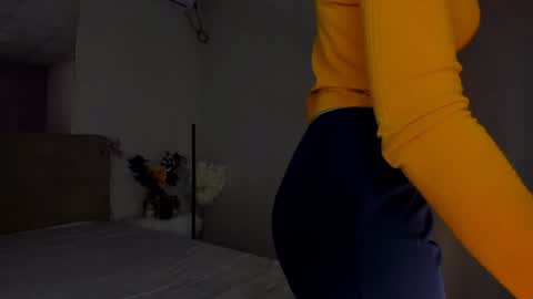Snapshot of laura__leee chatting on 01/07/25, 06:27 Laura online show from 01/07/25, 06:27