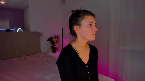 Snapshot of laura__leee chatting on 01/08/25, 10:15 Laura online show from 01/08/25, 10:15