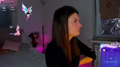 Snapshot of laura__leee chatting on 01/09/25, 06:06 Laura online show from 01/09/25, 06:06