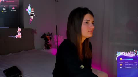 Snapshot of laura__leee chatting on 01/09/25, 12:19 Laura online show from 01/09/25, 12:19