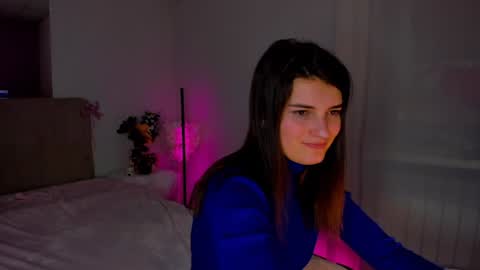 Snapshot of laura__leee chatting on 01/16/25, 12:09 Laura online show from 01/16/25, 12:09