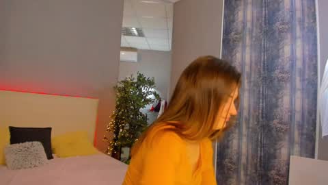 Snapshot of laura__leee chatting on 01/18/25, 06:24 Laura online show from 01/18/25, 06:24