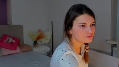 Snapshot of laura__leee chatting on 02/10/25, 06:20 Laura online show from 02/10/25, 06:20