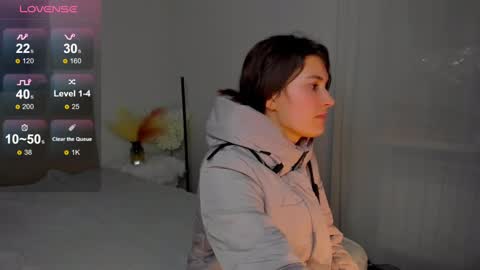 Snapshot of laura__leee chatting on 02/25/25, 12:34 Laura online show from 02/25/25, 12:34
