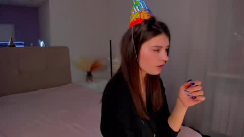 Snapshot of laura__leee chatting on 03/01/25, 09:40 Laura online show from 03/01/25, 09:40