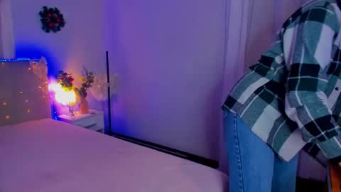 Snapshot of laura__leee chatting on 01/13/26, 06:18 Laura online show from 01/13/26, 06:18