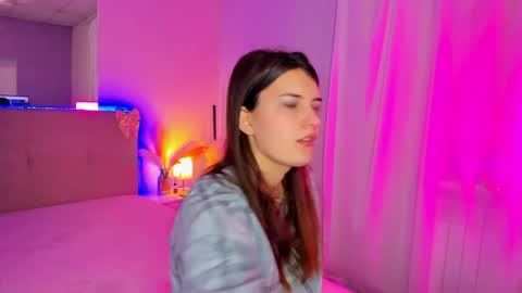 Snapshot of laura__leee chatting on 04/10/26, 05:12 Laura online show from 04/10/26, 05:12