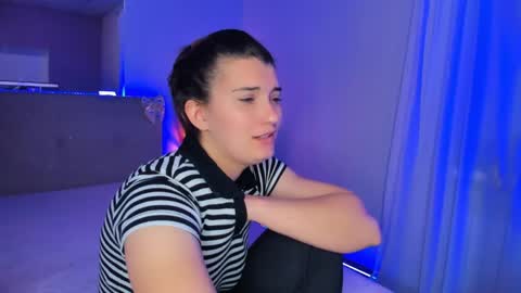 Snapshot of laura__leee chatting on 05/16/26, 10:36 Laura online show from 05/16/26, 10:36