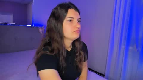 Snapshot of laura__leee chatting on 05/17/26, 04:54 Laura online show from 05/17/26, 04:54