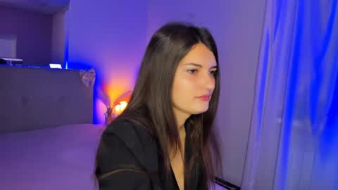 Snapshot of laura__leee chatting on 05/27/26, 05:04 Laura online show from 05/27/26, 05:04