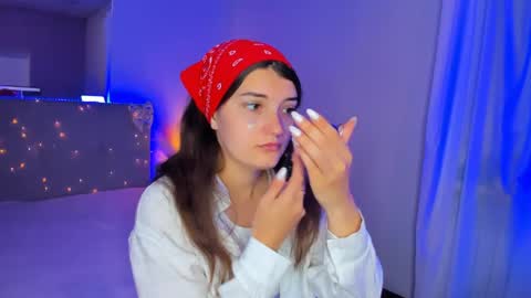 Snapshot of laura__leee chatting on 06/03/26, 05:10 Laura online show from 06/03/26, 05:10