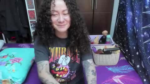  Wen  online show from 11/18/25, 04:33