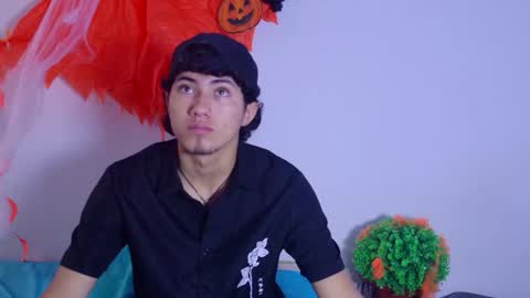 laura_and_kevin online show from 10/14/25, 02:18