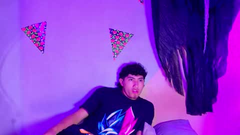 laura_and_kevin online show from 10/30/25, 01:45