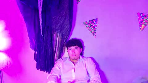 laura_and_kevin online show from 10/31/25, 02:07