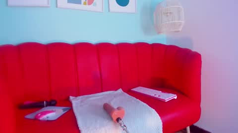 Laura online show from 12/06/24, 04:28