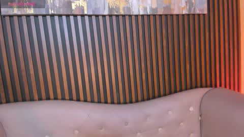 Laura online show from 09/12/25, 12:49