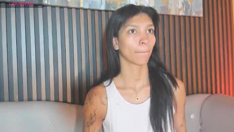 Laura online show from 10/05/25, 12:36