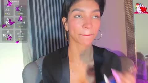 Laura online show from 10/10/25, 11:37