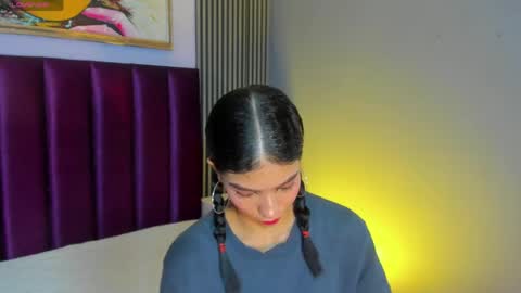 Laura online show from 04/25/26, 12:30