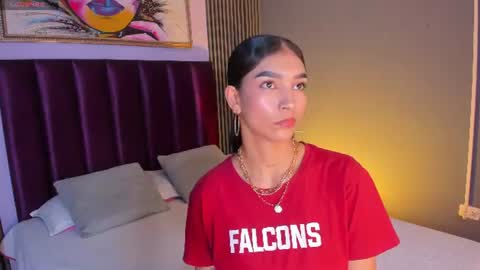 Laura online show from 07/25/26, 12:03