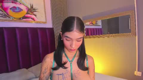 Laura online show from 07/28/26, 02:13