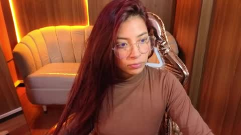 Snapshot of laura_b_ chatting on 04/29/26, 03:21 laura_b_ online show from 04/29/26, 03:21