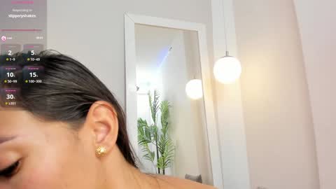 Laura Bonnet  online show from 01/26/25, 08:25