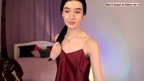 Snapshot of laura_coy chatting on 01/11/25, 11:46 Laura online show from 01/11/25, 11:46
