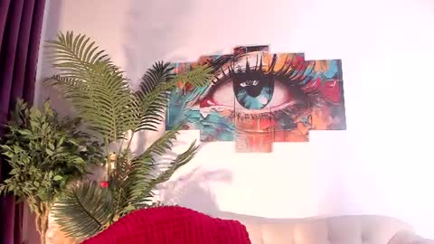 Laura online show from 07/12/26, 09:17