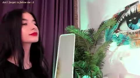 Laura online show from 07/24/26, 09:57