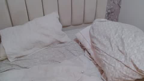 laura online show from 12/03/24, 05:42