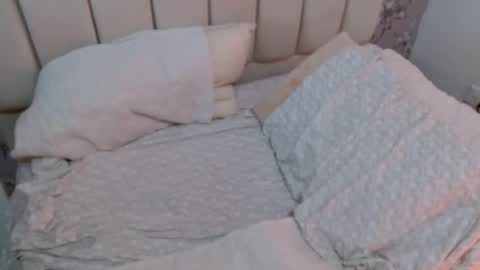 laura online show from 12/10/24, 04:45