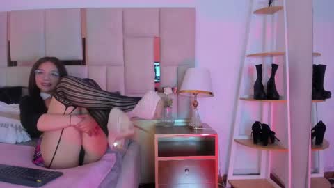 laura_dicardy online show from 05/14/26, 11:39