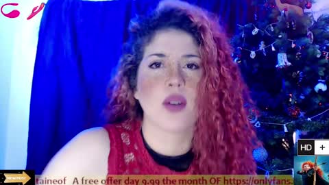 Snapshot of laura_fountain_ chatting on 12/17/24, 04:21 weedcam Curly Laura OF    online show from 12/17/24, 04:21