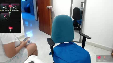 laura_foxx2379 online show from 07/18/26, 04:22