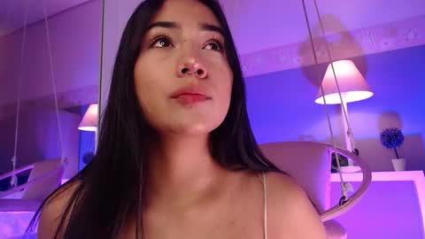 Snapshot of laura_golden1 chatting on 10/27/25, 11:25 lLAURA online show from 10/27/25, 11:25