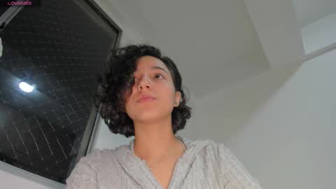 Snapshot of laura_hills18 chatting on 10/01/25, 12:16 Lura online show from 10/01/25, 12:16