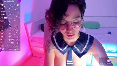 Snapshot of laura_hills18 chatting on 11/29/25, 11:08 Lura online show from 11/29/25, 11:08