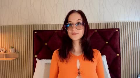 LauraIvy online show from 10/02/25, 12:45