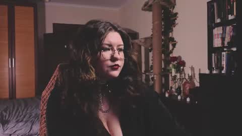 Miss Laura online show from 06/18/26, 07:07