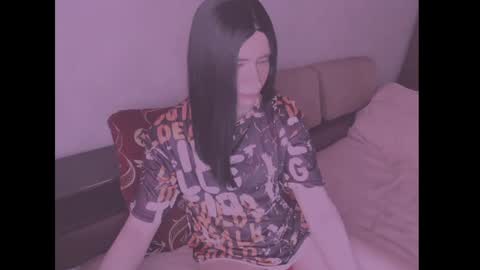 laura_night_byte online show from 04/28/26, 06:07