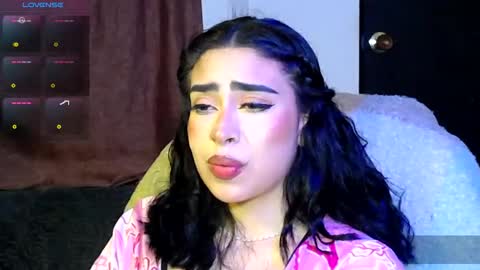 laura_pink01 online show from 11/26/25, 06:03