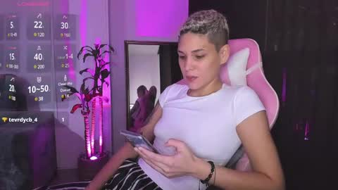 Laura Rose online show from 12/20/24, 02:08