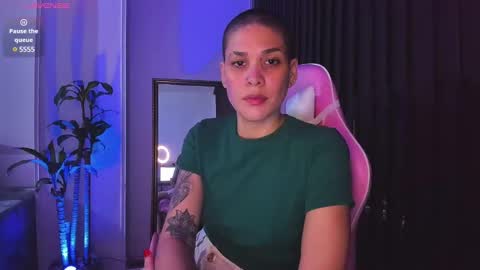 Laura Rose online show from 12/22/24, 06:17